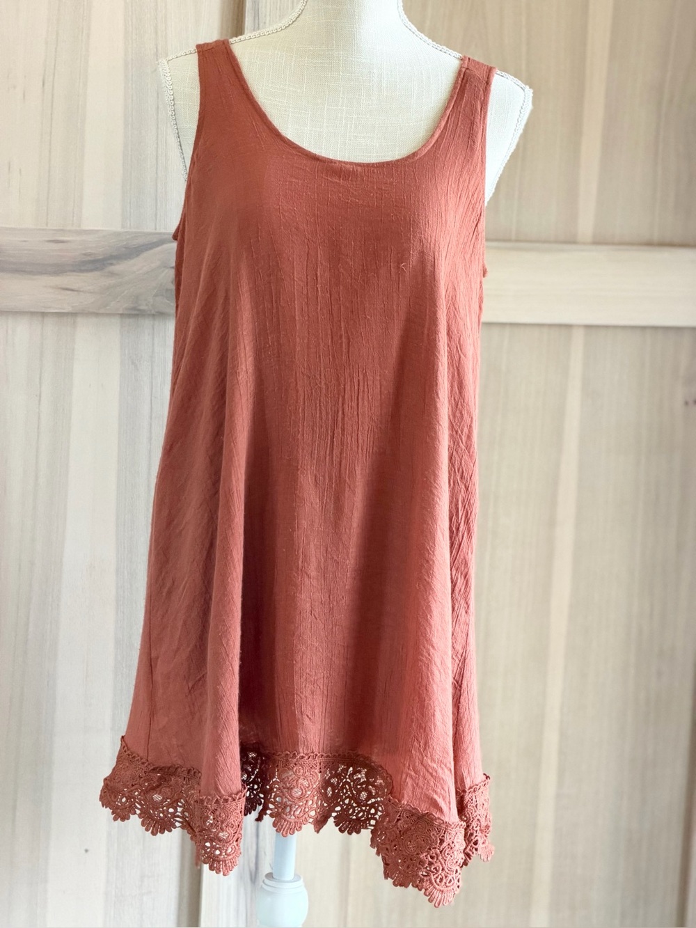 Coco + Carmen Lace Sleeveless Lace Bottom Swing Mini Dress. Women’s Sz-S/M Rust